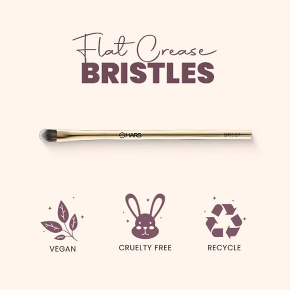 MARS Cosmetics Artist's Arsenal Professional Flat Crease Brush - Golden - 11 gm