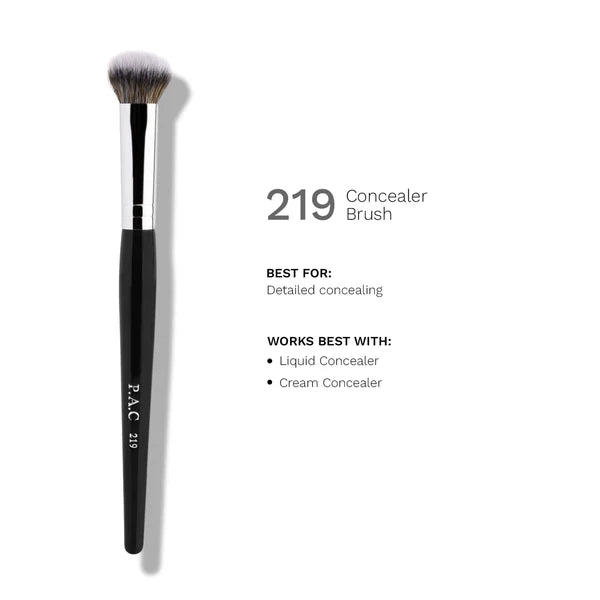 PAC Studio Concealer Brush 219 - Luxurious Dome Shape, Soft Synthetic Bristles for Quick Concealer Blending - 1 pc