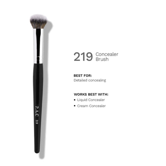 PAC Studio Concealer Brush 219 - Luxurious Dome Shape, Soft Synthetic Bristles for Quick Concealer Blending - 1 pc