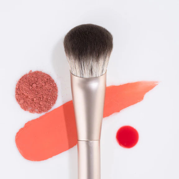 PAC Studio S04 Blush Brush - Fluffy Expertly Angled Blush Brush, Works Effortlessly with All Formulas - 1 pc