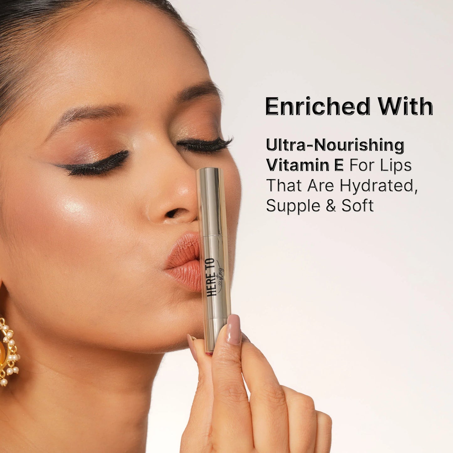 Swiss Beauty Select Here To Stay Lip Crayon Velvety-Matte Finish , 12-Hour Stay - 1 Cool Caramel - 2.5 gm