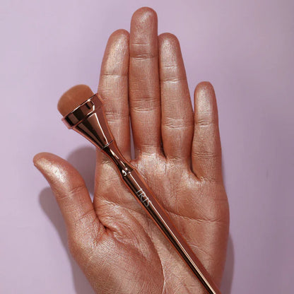 IRIS COSMETICS Luminous HD Highlighter Brush - 1 pcs