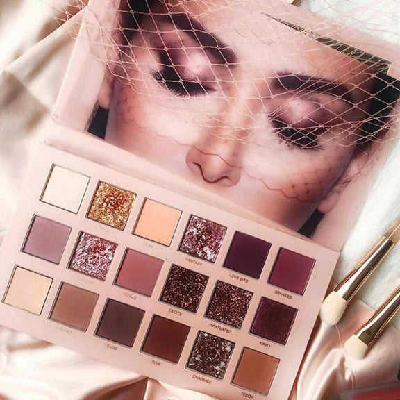 Favon Nude Professional Eyeshadow Palette - 18 gm
