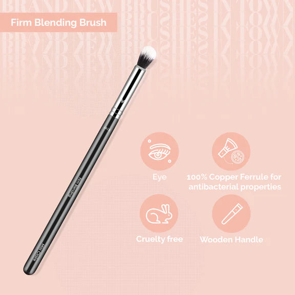 Miss Claire M15 - Firm Blending Brush - Chrome - 1 pcs