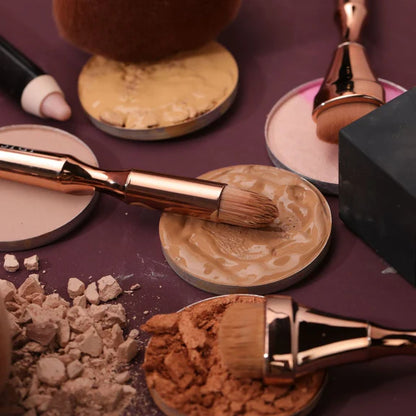 IRIS COSMETICS Luminous HD Precision Highlight Brush - 1 pcs