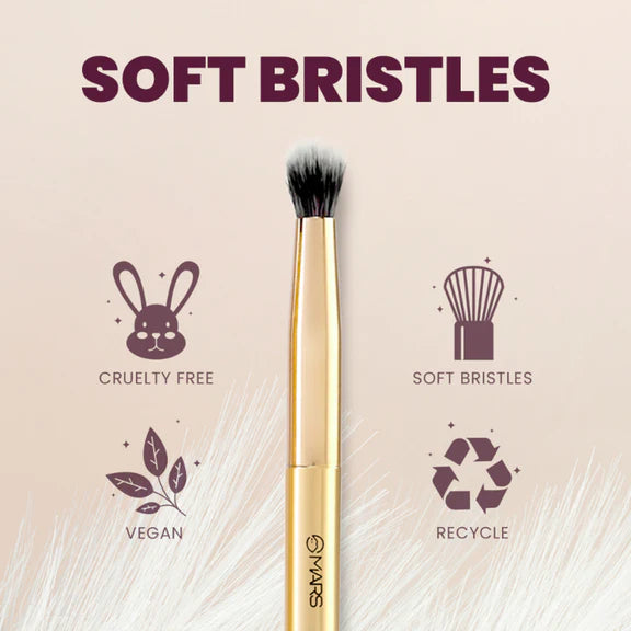 MARS Cosmetics Artist's Arsenal Small Eyeshadow Blending Brush - 0.5 gm