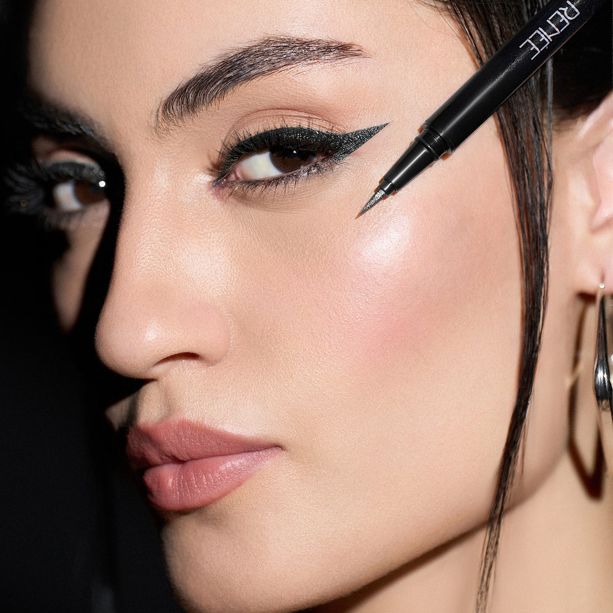 RENEE Glitterish Eyeliner