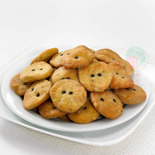 Shree Mithai Round Mathri - 100 gm